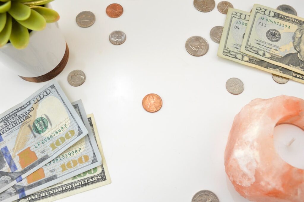 découvrez comment les plans d'épargne salariale permettent aux employés d'économiser efficacement tout en bénéficiant d'avantages fiscaux et d'incitations de l'entreprise.