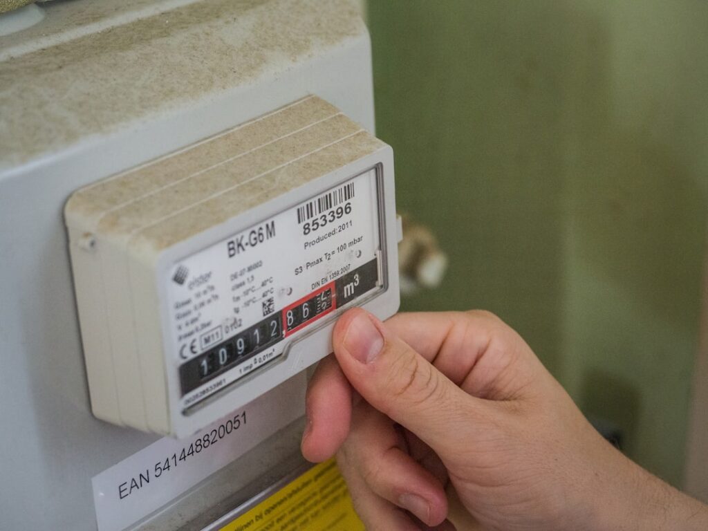 découvrez tout sur le compteur intelligent : fonctionnement, avantages et comment il révolutionne la gestion de votre consommation énergétique.