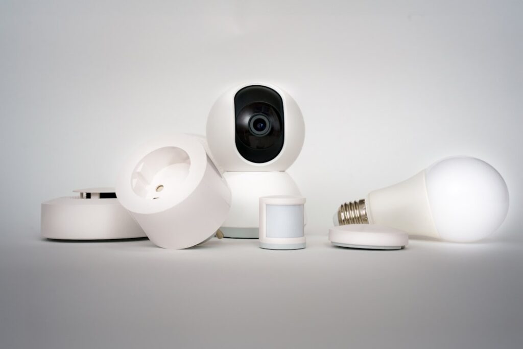 découvrez nos solutions de sécurité pour la maison afin de protéger efficacement votre domicile contre les intrusions et assurer la tranquillité de votre famille.