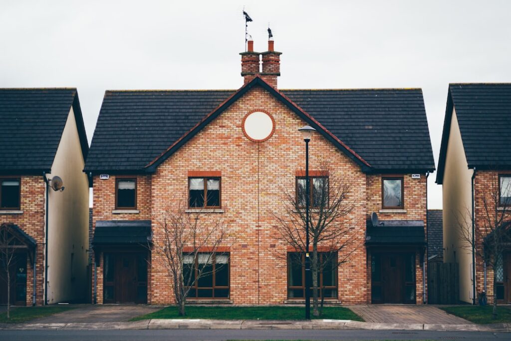 assurez la protection de votre maison avec notre offre d'assurance habitation complète et adaptée à vos besoins.